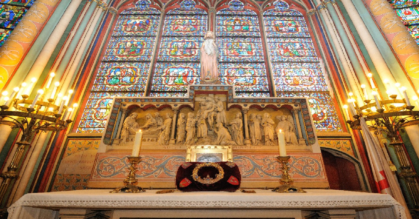 Vénération de la Sainte Couronne à Notre Dame de Paris – Vendredi Saint – Video – Direct et Replay