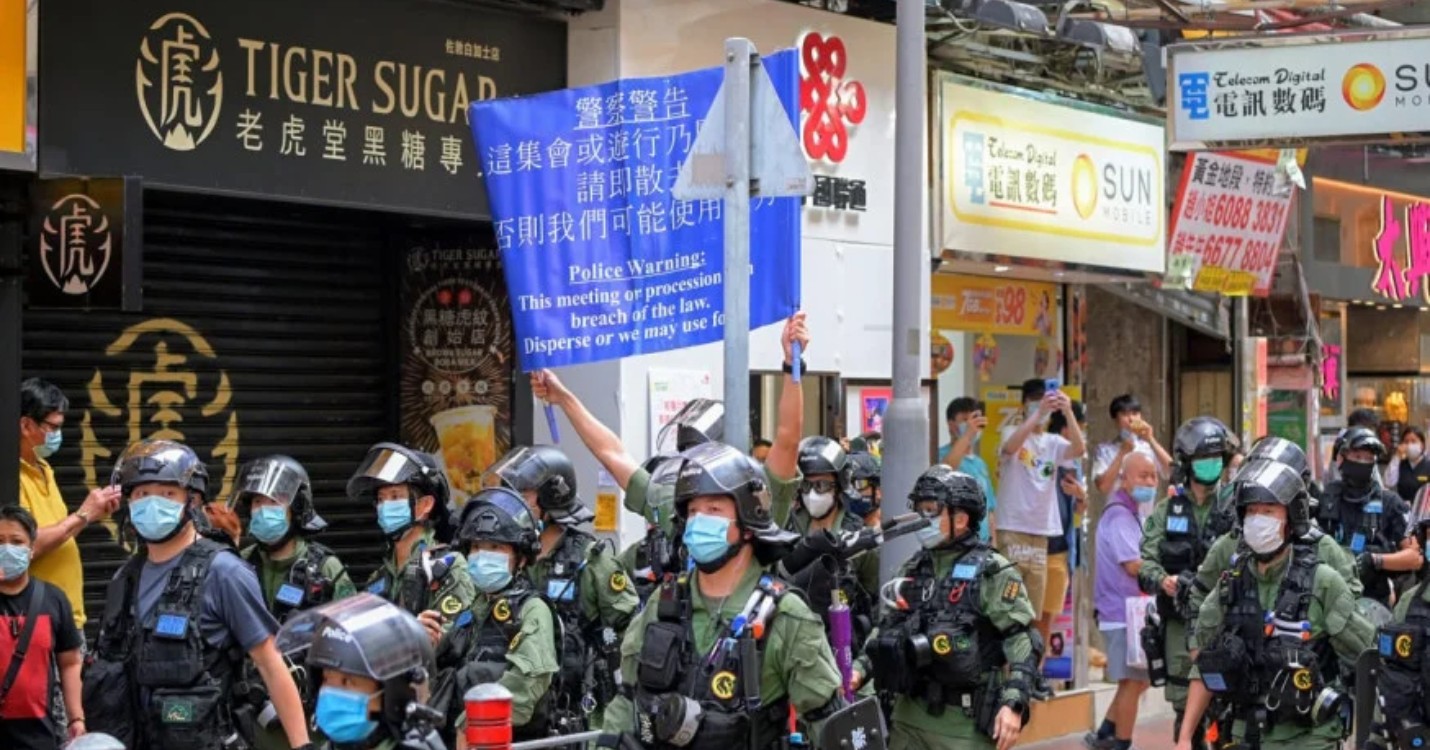 Manifestations contre le report des élections du LegCo , les pro démocrate pour un boycott de Mulan