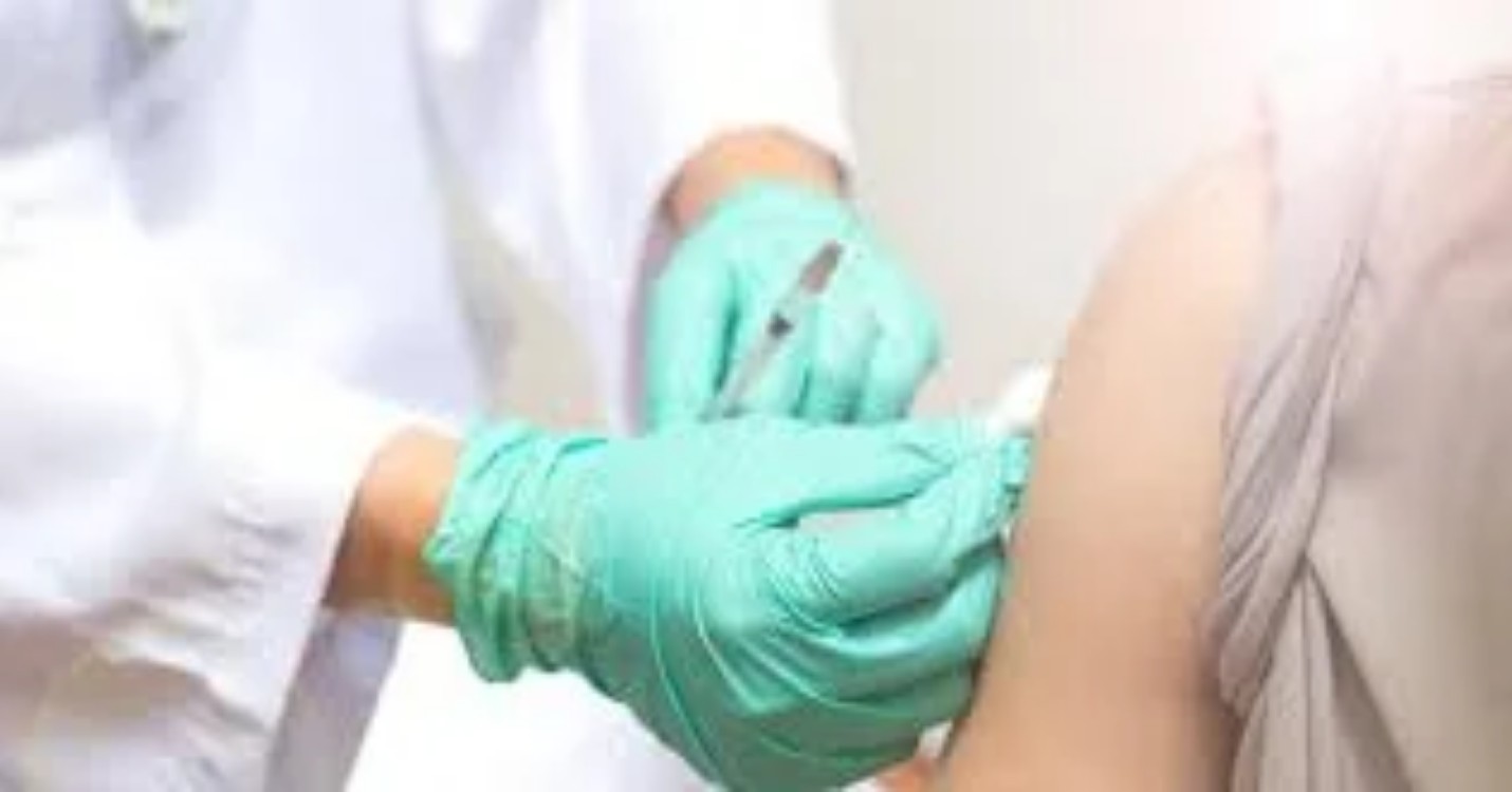 Epuisement des stocks de vaccins contre la grippe, licenciements au sein des agences de voyages