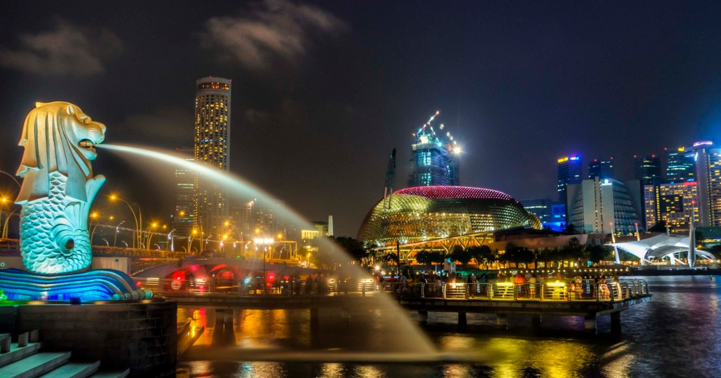 Singapour planifie une bulle de voyage avec HK, le bâtiment du théâtre national acheté aux enchères