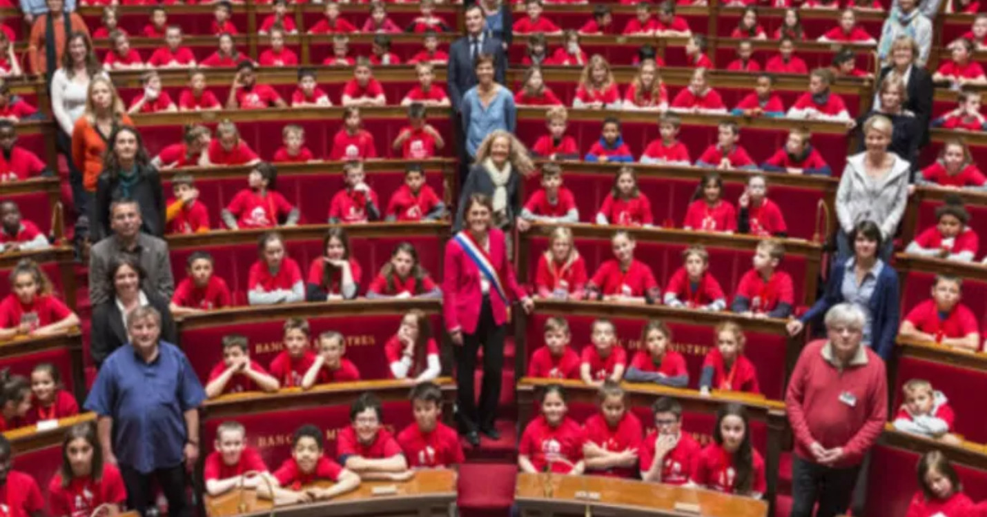 Et si la classe de votre enfant participait au Parlement des enfants ?