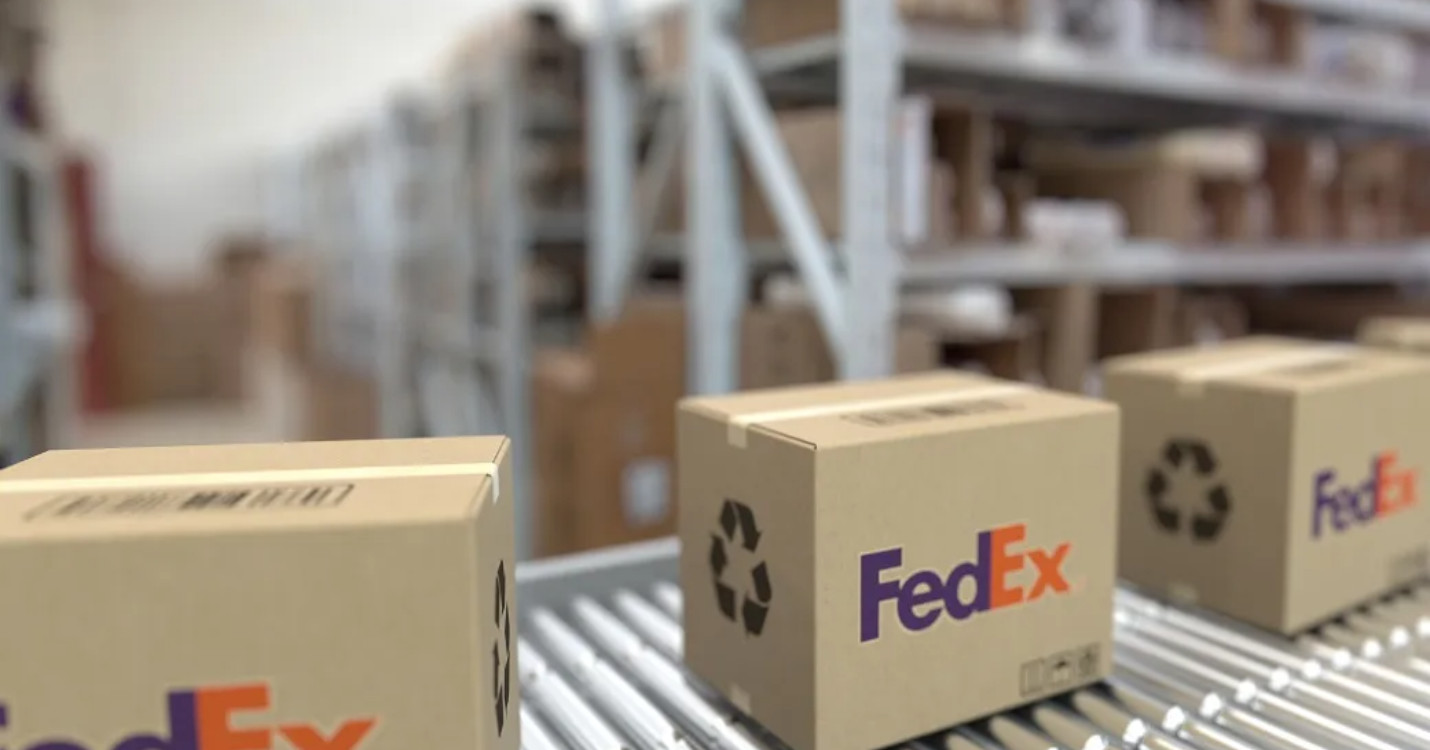 FedEx transfère son siège asiatique à Singapour, l’ancien Chef de l’Élysée invité chez Parenthèses