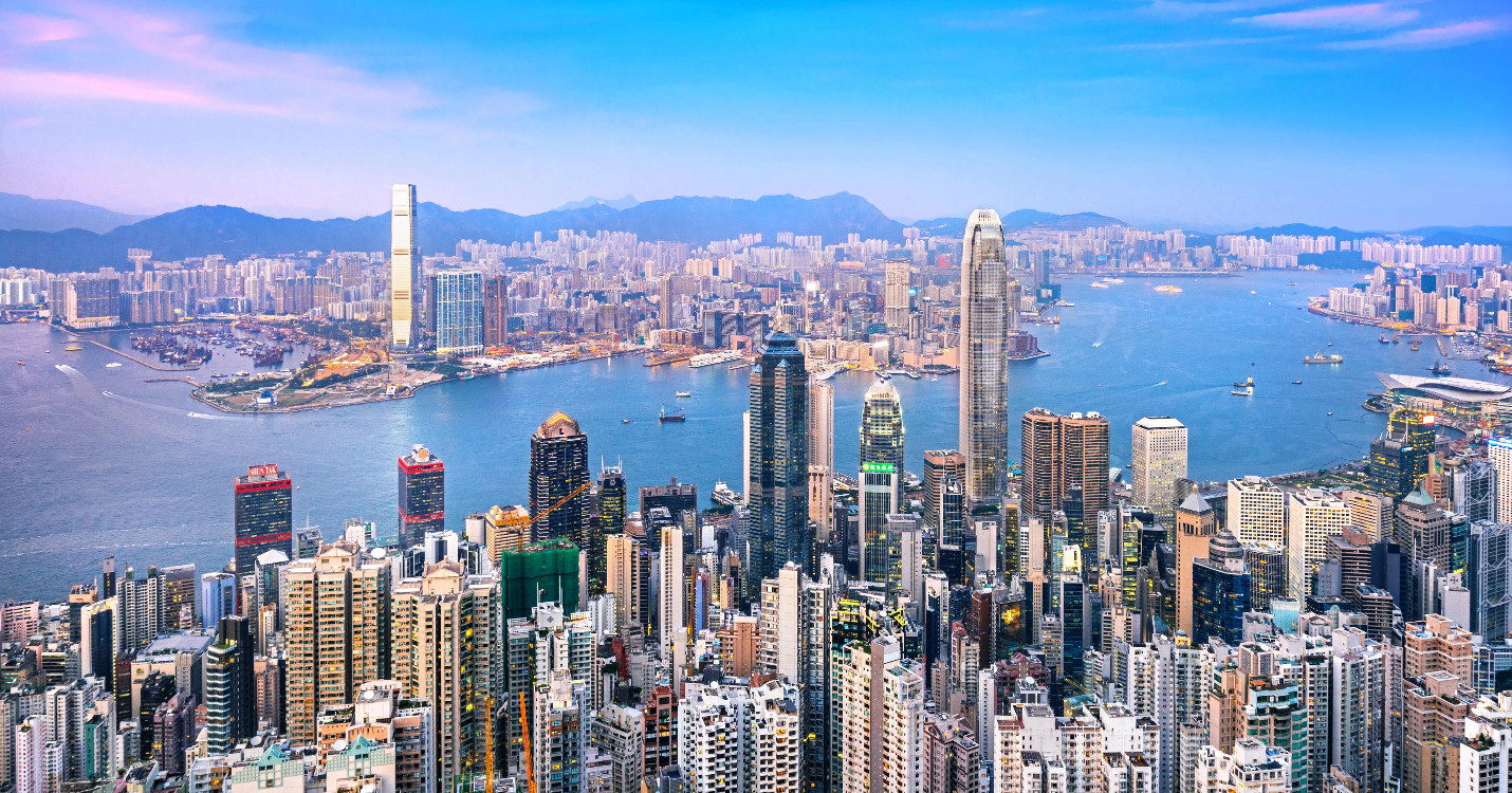 Hong Kong, deuxième ville la plus chère du monde, « Windows of the Soul » à la Whitestone Gallery