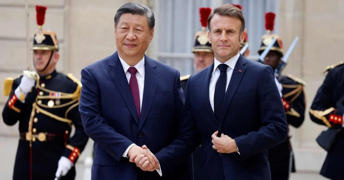 Visite de Xi Jinping en France : réactions, théâtre CHORUS : « Les amis du placard »