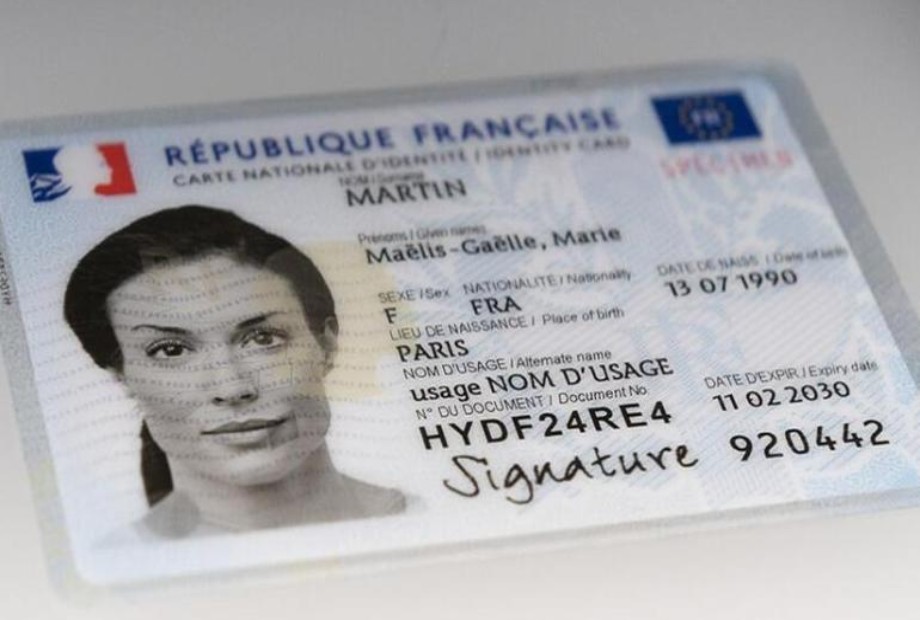 La nouvelle carte nationale d'identité - La French Radio Hong-Kong