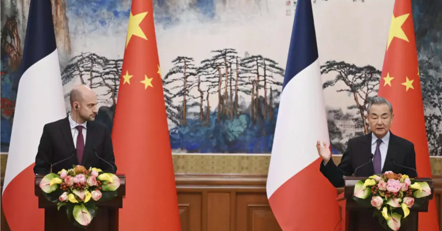 Le ministre Français des Aff. étrangères en Chine – La France s’incline en finale au HK Rugby 7’s