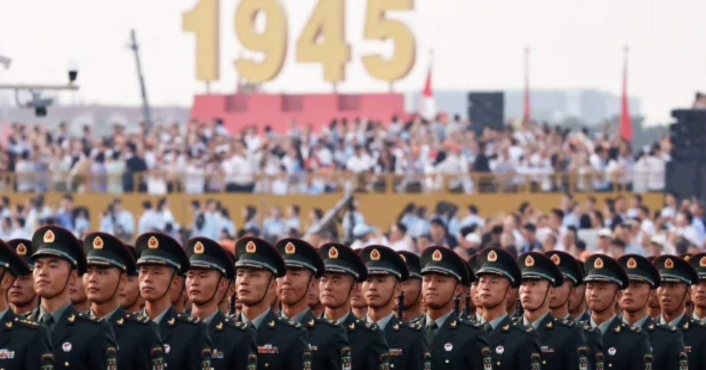 HK présent au défilé militaire à Pékin – Boogie-Woogie Photography présente « Of Silk and Soil »