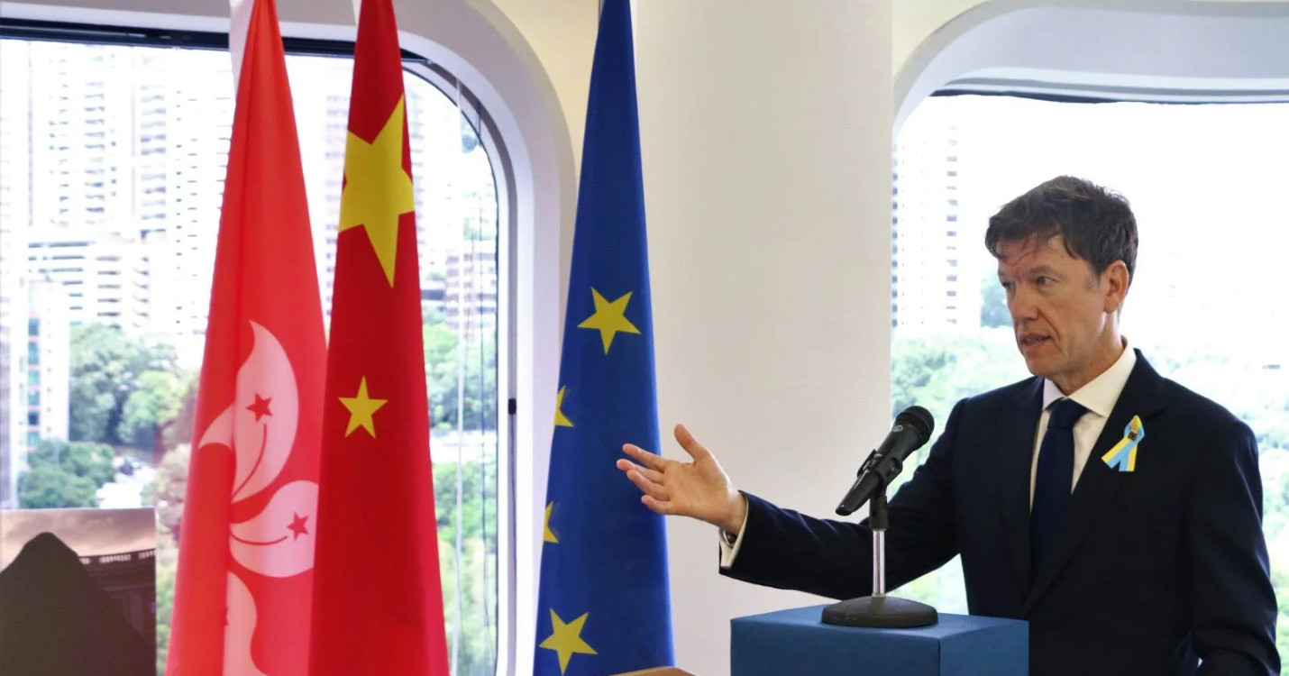 Bourses européennes pour les Hongkongais – “Yellow Land – The Sky Garden” à La Galerie