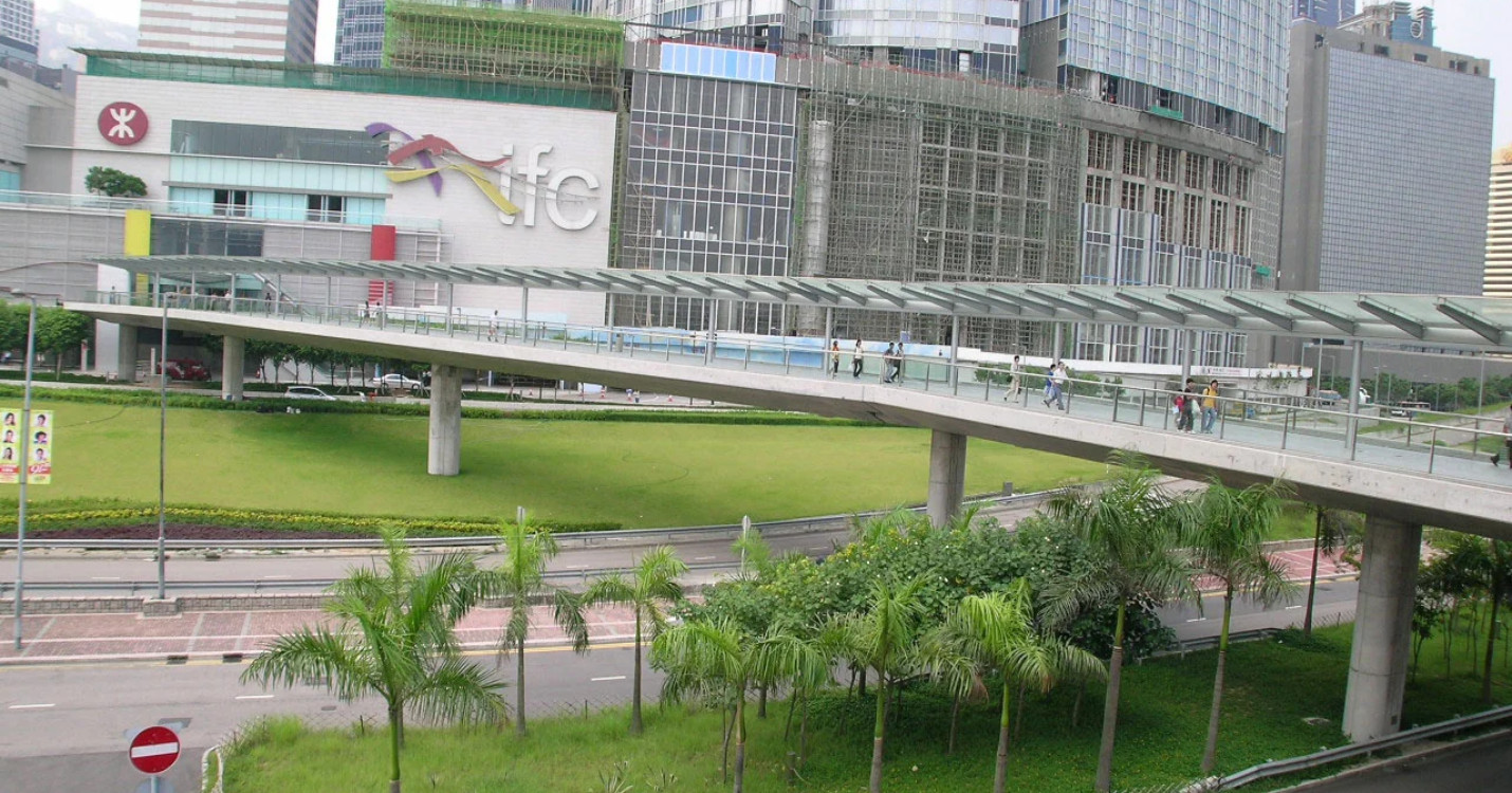 Démolition d’un pont à Central  – Exposition Photo Mayaa : « Where Hope Begins »