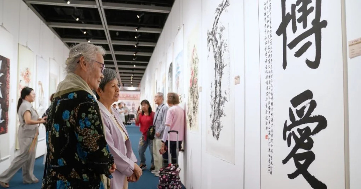 Une exposition rend hommage à Sun Yat-sen – Grand catch d’impro international LIFA-LLOWEEN !